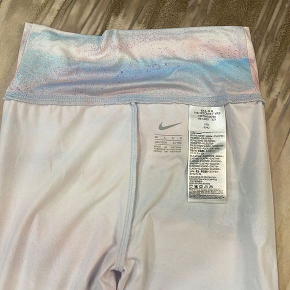 Nike Little Girls Rise All Over Print Legging - Picture 6 of 8